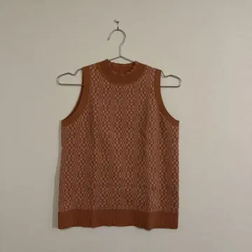 CABaN 자카드 슬리브리스 하이넥 니트