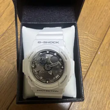 [ 당일 발송 가능 ] 카시오 G-SHOCK GA-300 화이트 손목시계