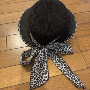 블랙 레오파드 무늬 리본 포함 밀짚모자