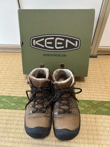 KEEN 킨 PYRENEES 피레니즈 23.5 박스 있음
