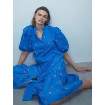 Zara 파랑 꽃무늬 원피스