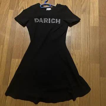 DAIRCH 반팔 미니 원피스 블랙