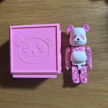 베어브릭 100% BABBI BE@RBRICK 사쿠라 팬더 마츠자카야