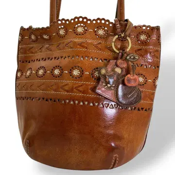 새상품급 genten 겐텐 숄더백 가죽 펀칭 스티치