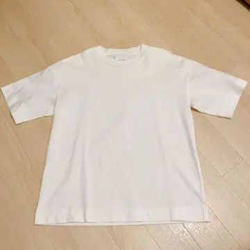 SLONE 화이트 T셔츠