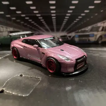 MINI GT PANDEM GT-R R35 판뎀 핑크 커스텀 개