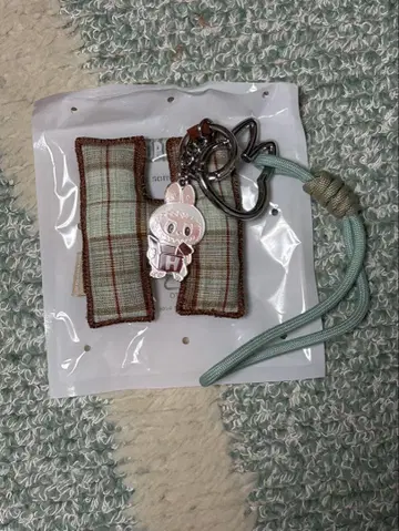 THE MONSTERS PIN FOR LOVE 키링 H