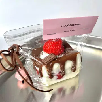 스트로베리 케이크 스퀴즈