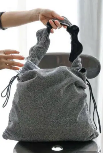 글로벌 워크 라메 셔링 백