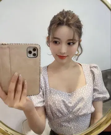 Darich 컬러 도트 스퀘어 넥 상의 (퍼플)