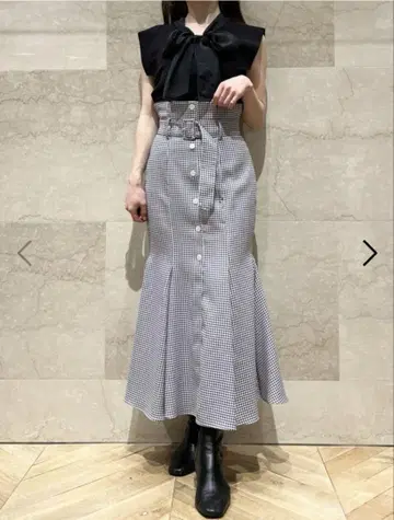 새상품급 SNIDEL 프론트 버튼 머메이드 스커트