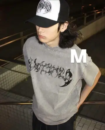 PIGMENT STUDS LOGO TEE 그레이
