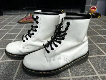 닥터마틴 Dr.Martens 8홀 UK7 26 [박스 있음]