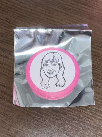 히나타자카46 카토 시호 캐리커처 캔뱃지 [ 카와타 히나 ]