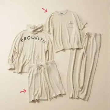 젤라또피케 옴 바니스 콜라보 스무디 상하의