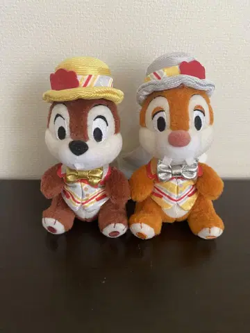 디즈니랜드 칩과 데일 인형 배지