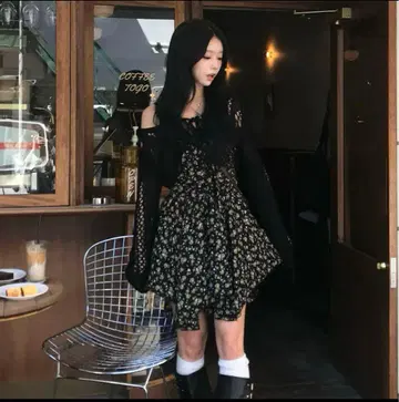 언밸런스 헤머 플라워 미니 원피스 emmy
