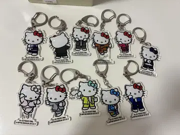 Da-iCE x Hello Kitty 아크릴 키링 컴프 세트