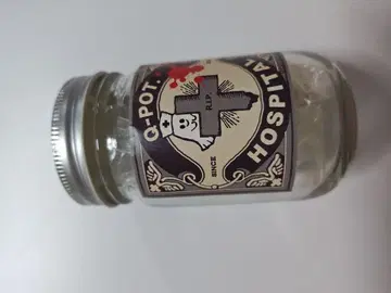 Q-pot 할로윈 간호사 유령 목걸이