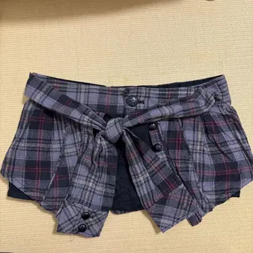 셔츠 허리띠 스타일 체크 무늬 미니 스커트