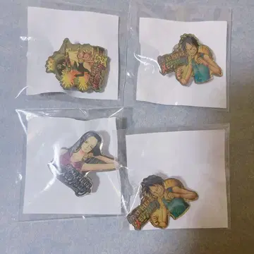 원피스 메모리얼로그 핀 배지 루피 행콕 브룩