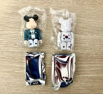 베어브릭 시리즈 44 오징어 게임 뒷면 + 플래그 한국 총 2체 세트