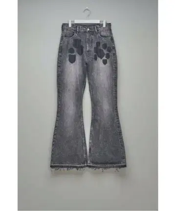 MASU BOYS EMBLEM BELL-BOTTOM JEANS