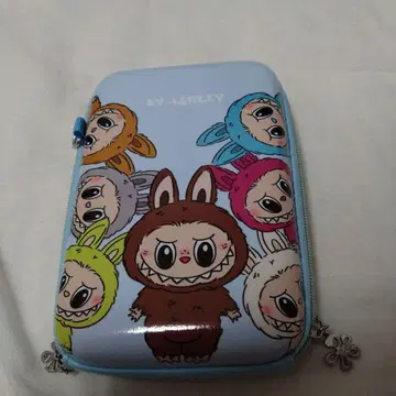 러브브 파우치