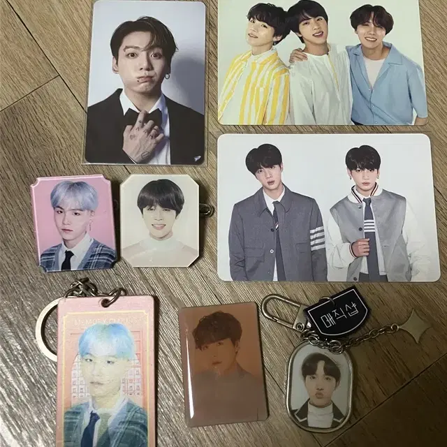 방탄 굿즈 일괄 미니포카 정국 슈가 키링 뱃지 진 호석