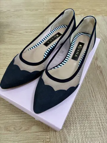 [새상품급] DIANA 펌프스 23.5cm