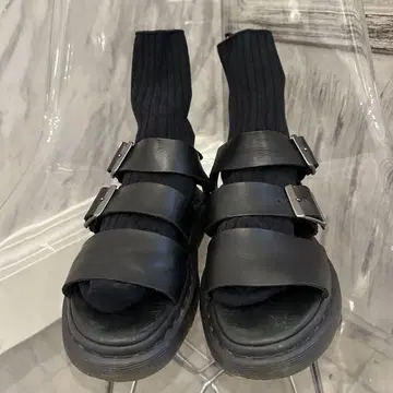 닥터마틴 Dr.Martens 그리폰 스트랩 샌들 23cm