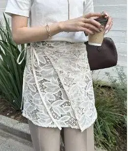 Discoat 레이스 꽃무늬 랩 스커트