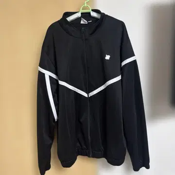UNDEFEATED 아우터