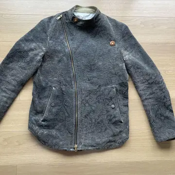 다크 그레이 지퍼 자켓