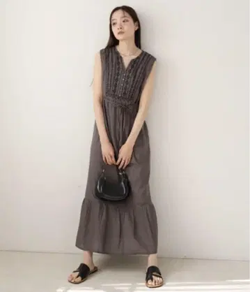 Bab 패널 자수 민소매 원피스 M
