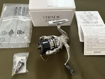 새상품급 SHIMANO 19 STRADIC 2500S