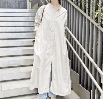 완판템 [ 새상품급 ] 스픽 앤 스팬 백 플리츠 원피스 베이지
