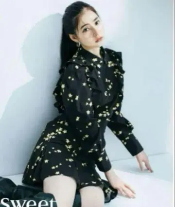 신키 유코 snidel 프릴 미니 프린트 원피스