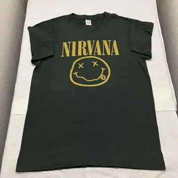 새상품급 NIRVANA 닐바나 스마일 밴드 티셔츠 밴티 셔츠 L