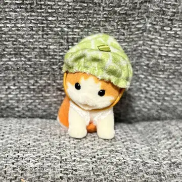 소형 캐릭터 피규어 모자 포함