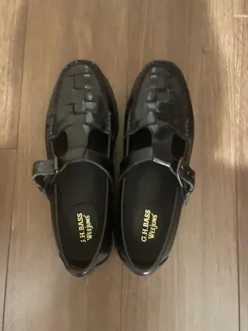 J.H.BASS T 스트랩 로퍼