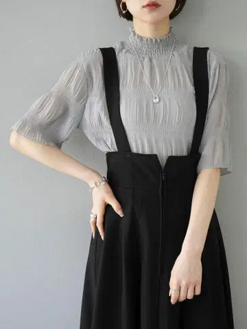 그레이 플리츠 하이넥 반팔 상의