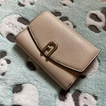 FURLA 베이지 3단 폴더형 지갑