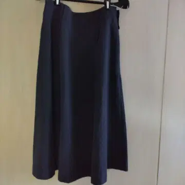 MARGARET HOWELL 네이비 플레어 스커트