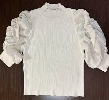 Barneys Newyork 소매 프릴 니트탑
