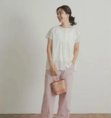 화이트 반팔 셔츠