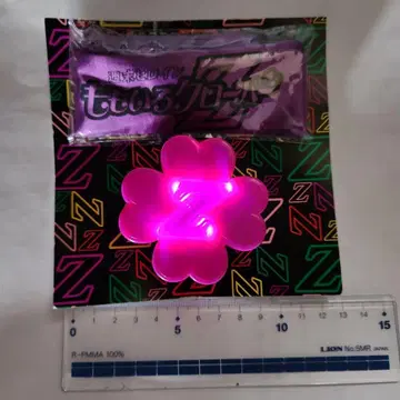 모모이로 클로버 Z 꽃 모양 핑크 응원봉과 파우치 세트
