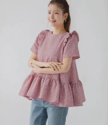 Fit more 플라워 자카드 티어드 상의 핑크