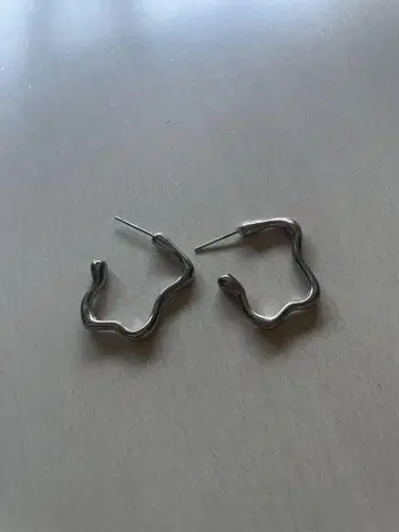 실버 귀걸이
