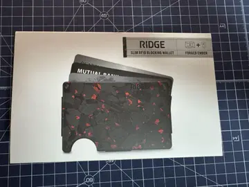 the RIDGE 머니클립 Forged Ember Carbon